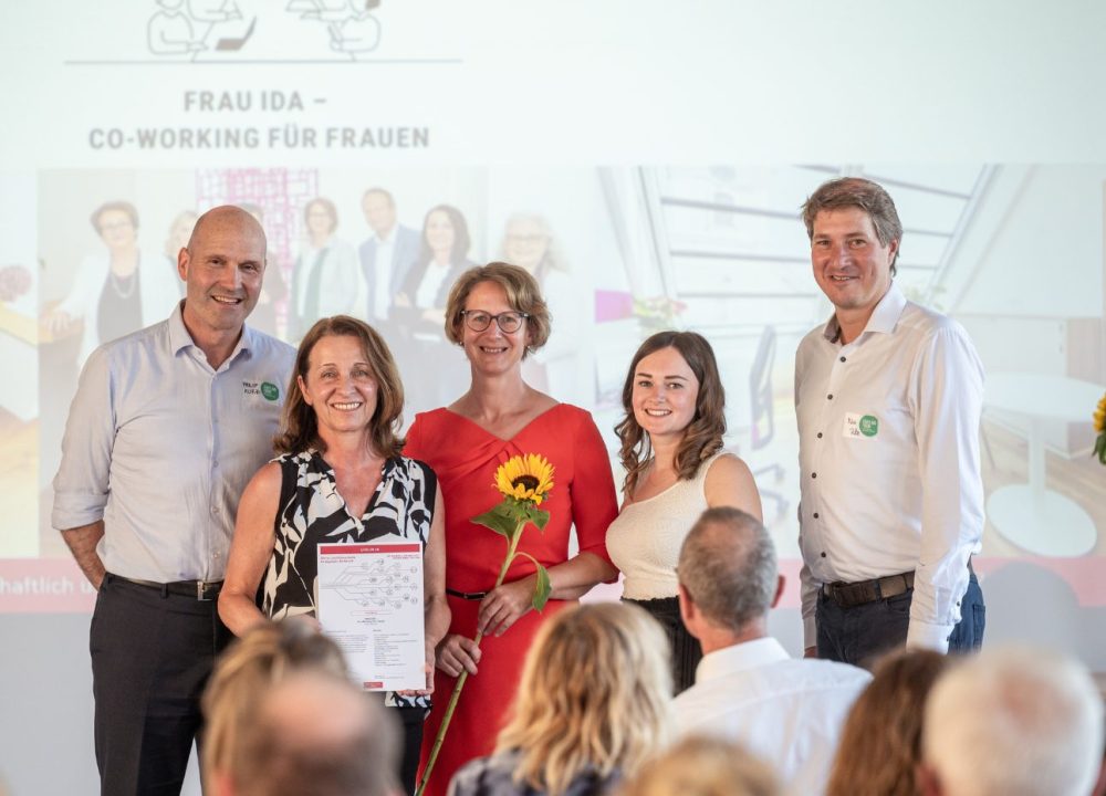 FRAU iDA von Wüstenrot Stiftung "Land und Leute - Dörfer und Kleinstädte" in Apolda, Deutschland prämiert.
